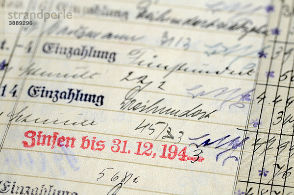 Altes Sparbuch aus den 40er Jahren des 20. Jahrhunderts der Sparkasse der Reichsmessestadt Leipzig