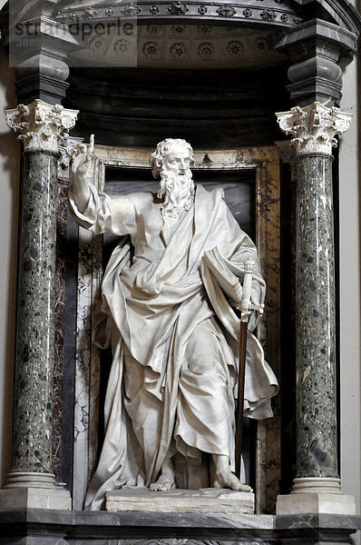 Statue Apostel Paulus  Mittelschiff  Basilika San Giovanni in Laterano  Rom  Latium  Italien  Europa