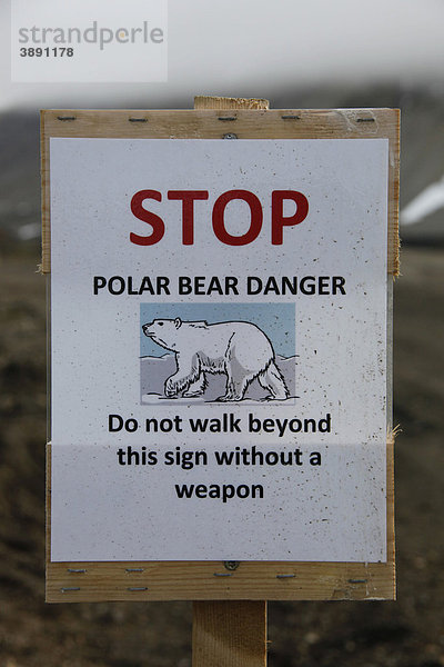 Eisbär  Warnschild  Svalbard  Spitzbergen  Norwegen