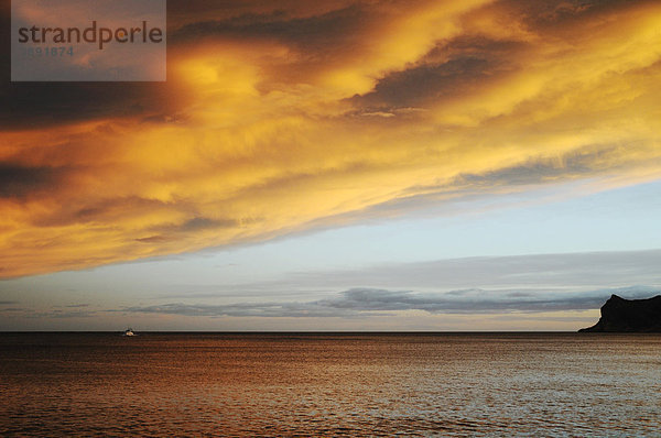 Sonnenuntergang  Wolken  Meer  Abendhimmel  Altea  Costa Blanca  Provinz Alicante  Spanien  Europa