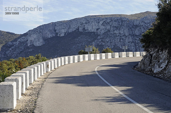 Landstraße  Bergstraße  Kurve  Berge  Landschaft  Marina Alta Region  Costa Blanca  Provinz Alicante  Spanien  Europa