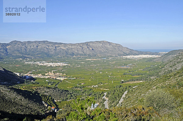 Übersicht  Weitsicht  Tal  Berge  Küste  Simat de la Vall Digna  Simat  Vall Digna  Gandia  Costa Blanca  Provinz Valencia  Spanien  Europa
