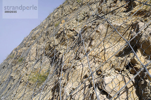 Befestigung  Drahtnetz  Steinschlag  Bergrutsch  Berghang  Costa Blanca  Provinz Alicante  Spanien  Europa