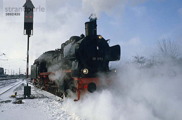Preußische P 8 Dampflokomotive in der Nähe von Münster  Nordrhein-Westfalen  Deutschland  Europa
