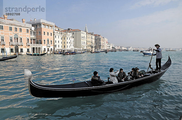 Gondelfahrt  Canal Grande  Venedig  Venetien  Italien  Europa