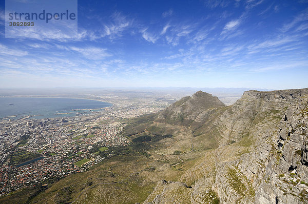 Blick vom Tafelberg auf Kapstadt  Westkap  Südafrika  Afrika