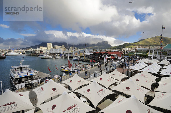 Quay 4  Blick auf V & A Waterfront und Tafelberg  Waterfront  Kapstadt  Kapprovinz  Südafrika  Afrika