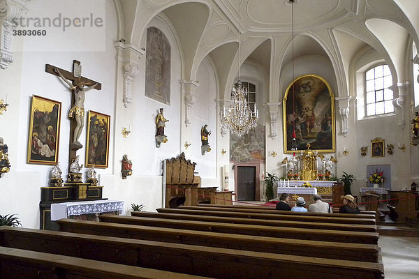 Inneres der Stiftskirche St. Johann  Altstadt von Regensburg  UNESCO Welterbe  Bayern  Deutschland  Europa