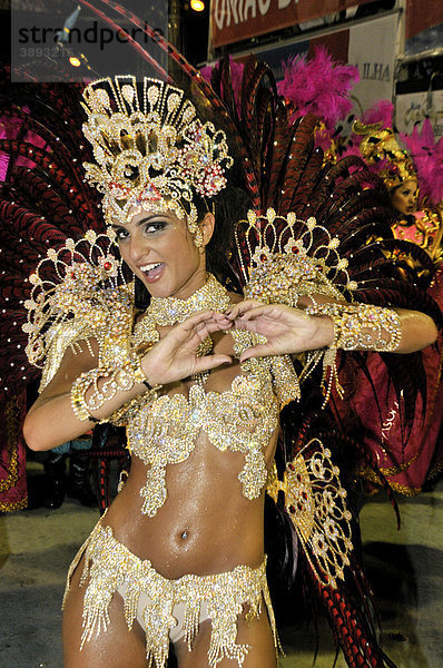 Tänzerin der Sambaschule Uniao da Ilha auf dem Carnaval in Rio de Janeiro 2010  Brasilien  Südamerika