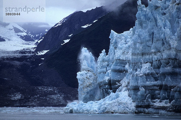 Hubbard-Glacier Gletscher kalbt  Wrangell-Saint Elias National Park  Alaska  USA