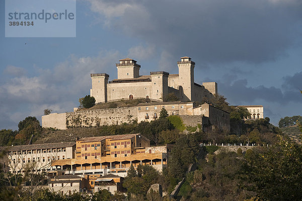 Rocca di Albornoz Burg  Spoleto  Umbrien  Italien  Europa