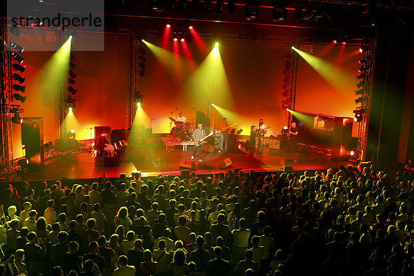 Der US-amerikanische Bluesmusiker Buddy Guy live beim Blue Balls Festival im Luzernersaal des KKL in Luzern  Schweiz