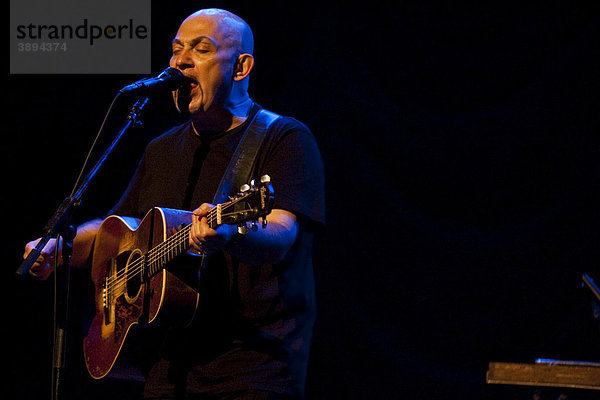 Der US-Singer und Songwriter Ed Hamell alias Hamell on Trial live im Luzernersaal des KKL in Luzern  Schweiz