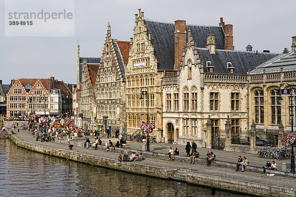 Promenade mit alten Gildehäusern an der Leie  Graslei  Gent  Flandern  Belgien  Europa