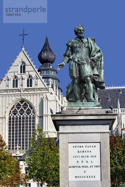 Das Rubensdenkmal mit der Liebfrauenkathedrale  Onze-Lieve-Vrouwekathedraal  Groenplaats  Antwerpen  Flandern  Belgien  Europa