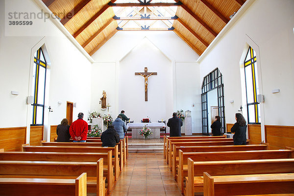 Andacht im Karmeliter Kloster  Puerto Montt  Chile  Südamerika