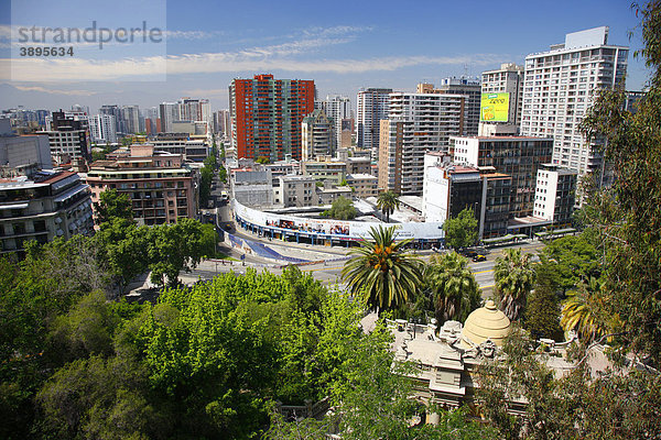 Blick auf Santiago de Chile  Chile  Südamerika