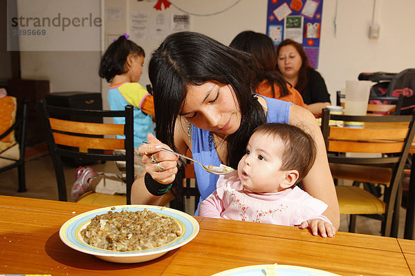 Minderjährige  alleinstehende Mutter  Frauenhaus  Santiago de Chile  Chile  Südamerika