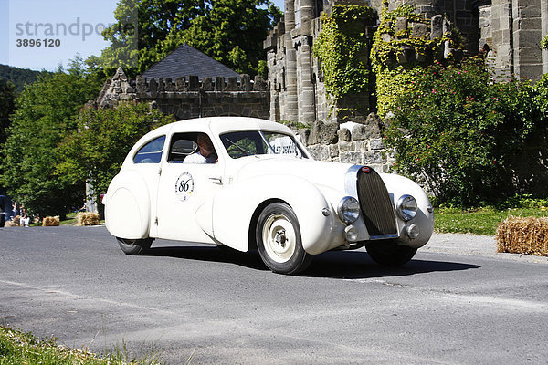 Bugatti Typ 73  Baujahr 1947  Rarität aus dem Schlumpf Museum  Mulhouse  Frankreich  beim Herkules Bergpreis 2009  Kassel  Hessen  Deutschland  Europa