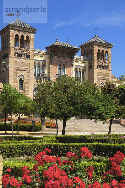 Museum für Volkskunst und Brauchtum MudÈjar-Pavillon im Maria Luisa Park  Sevilla  Andalusien  Spanien  Europa