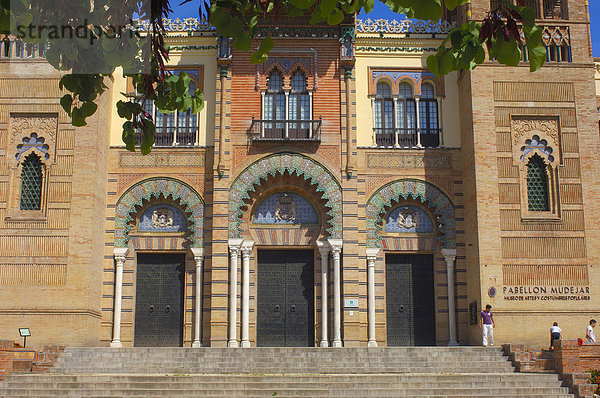 Museum für Volkskunst und Brauchtum MudÈjar-Pavillon im Maria Luisa Park  Sevilla  Andalusien  Spanien  Europa