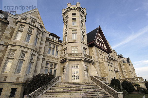 Universitätsgebäude  Universidad Internacional MenÈndez Pelayo  Palacio de la Magdalena  Santander  Kantabrien  Spanien  Europa