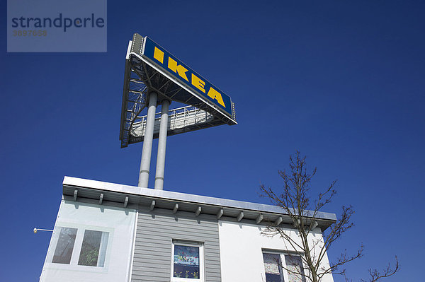 IKEA Fertighaus-Konzept Boklok BoKlok  wörtlich Wohn klug  Discount-Fertighauspräsentation auf dem Ikea Gelände in Hofheim-Wallau  Hessen  Deutschland  Europa