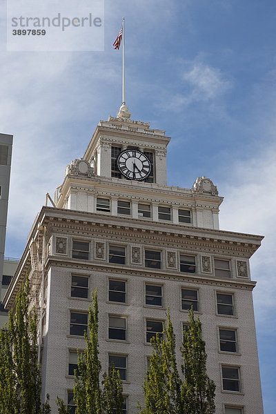 Jackson Tower  Pioneer Courthouse Square  Portland  Oregon  USA