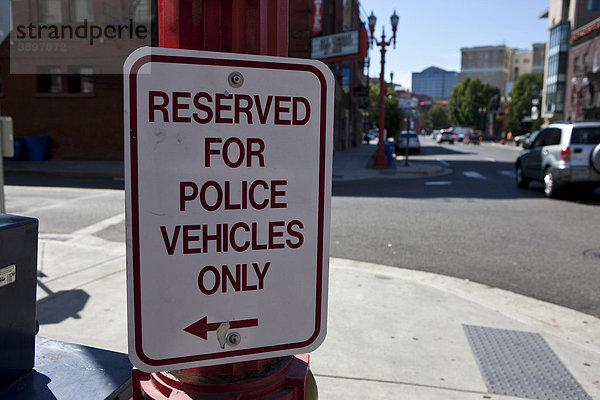 Parkplatz für Polizeifahrzeuge  Portland  Oregon  USA