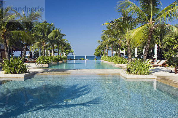 Pool  Luxushotel  Layana Resort  Long Beach  Phra Ae Beach  Insel Ko Lanta oder Koh Lanta  Krabi  Thailand  Asien