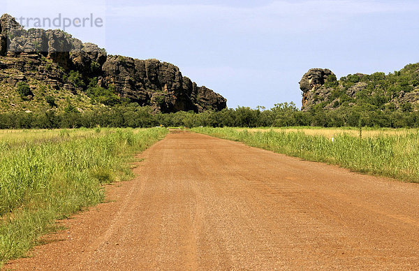 Schotterstraße durch Queen Victoria Head  Napier Ranges  Kimberley  Nordwest-Australien