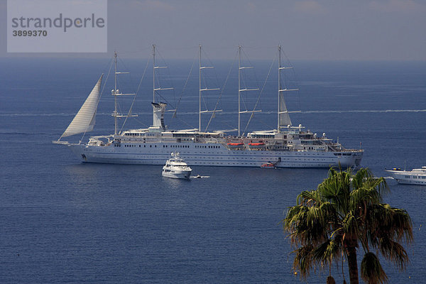 Kreuzfahrtsegelschiff Wind Surf vor Monaco  Fürstentum Monaco  CÙte d'Azur  Europa