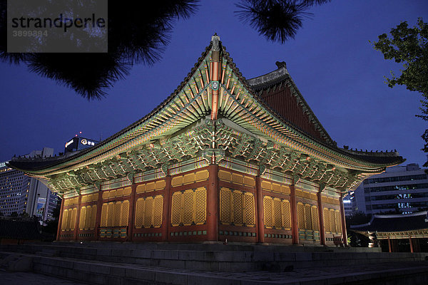 Königspalast Deoksugung  Palast der rechtschaffenden Langlebigkeit  in der koreanischen Hauptstadt Seoul  Südkorea  Asien