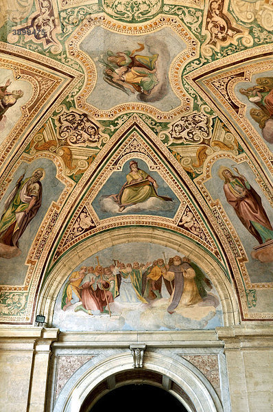 Deckenfresken im Portikus der Loggia delle Benedizioni  Basilika San Giovanni in Laterano  Rom  Latium  Italien  Europa