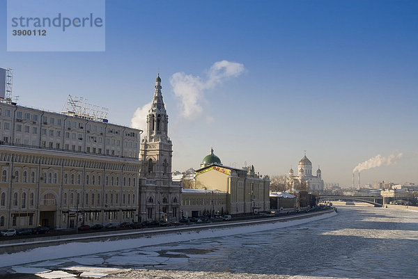 Flussufer der Moskwa  Moskau  Russland