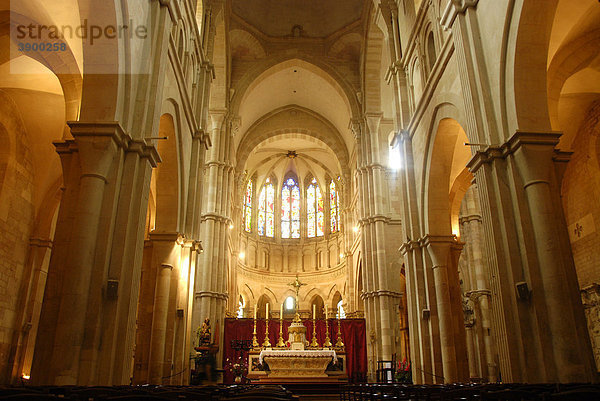 Innenraum der Kathedrale Notre-Dame de Beaune  Beaune  Burgund  Frankreich  Europa