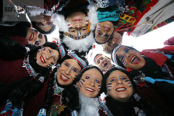 Karnevalsumzug am Schwerdonnerstag in Mülheim-Kärlich  Rheinland-Pfalz  Deutschland  Europa