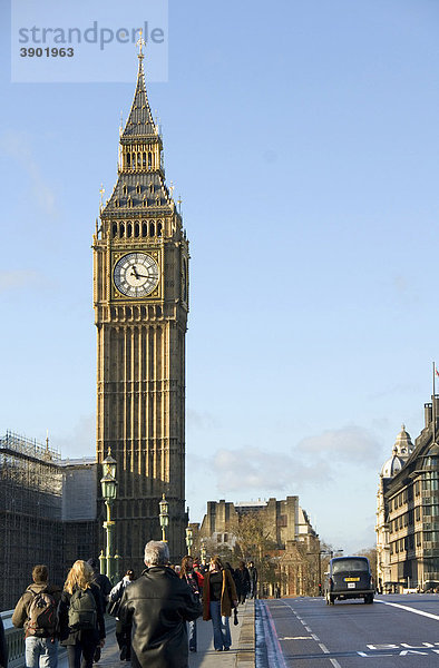 Big Ben  Glockenturm  Houses of Parliament  Palace of Westminster  Taxi  Touristen  London  England  Großbritannien  Europa Palace of Westminster