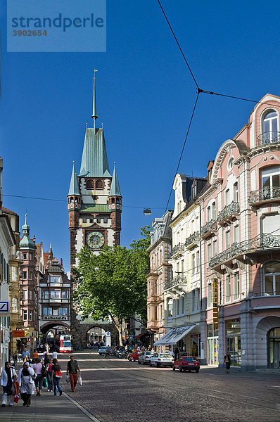Martinstor und Kaiser-Josef-Straße  Freiburg  Baden-Württemberg  Deutschland  Europa