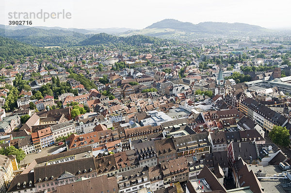 Blick vom Freiburger Münster auf Freiburg  Baden-Württemberg  Deutschland  Europa