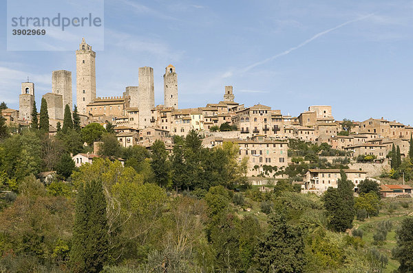 Ortsansicht mit Wohntürme und Geschlechtertürme von San Gimignano  UNESCO-Weltkulturerbe  Toskana  Italien  Europa