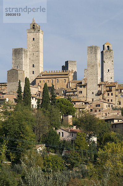 Stadtansicht mit Wohntürme und Geschlechtertürme von San Gimignano  UNESCO-Weltkulturerbe  Toskana  Italien  Europa