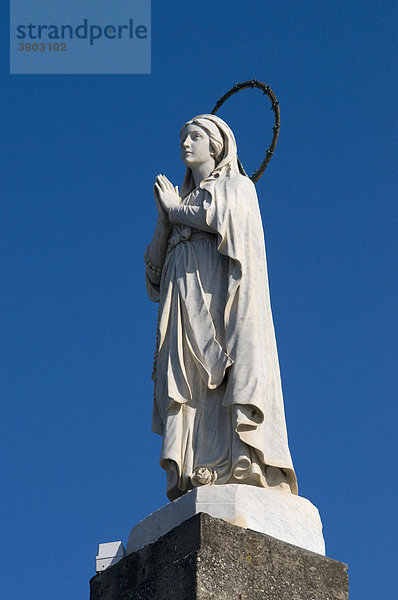 Denkmal und Statue Maria Santissima Stella del Mare  Hafen  Viareggio  Versiliaküste  Riviera  Toskana  Italien  Europa