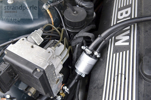 Autogasanlage STAG-300-6 plus in einem 7er BMW  Modell E38 Baujahr 1997  Reihen-6-Zylinder-Motor mit 142kw  Stuttgart  Baden-Württemberg  Deutschland  Europa