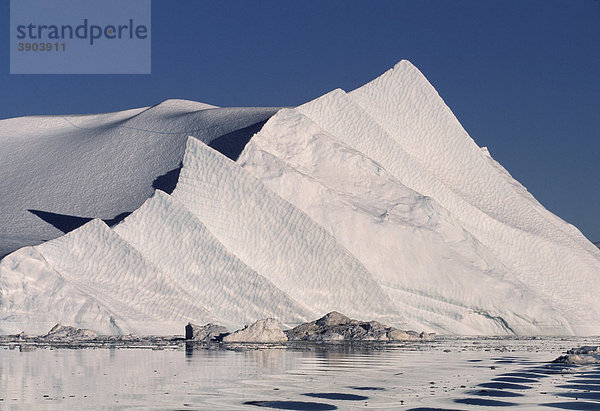 Eisberge im Kangia Eisfjord  Ilulissat  Jabobshavn  Grönland