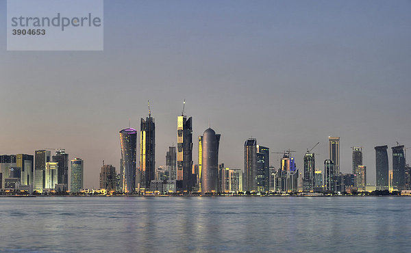Skyline Doha  Tornado Tower  Navigation Tower  Peace Towers  Al-Thani Tower  Doha  Katar  Qatar  Persischer Golf  Naher Osten  Asien