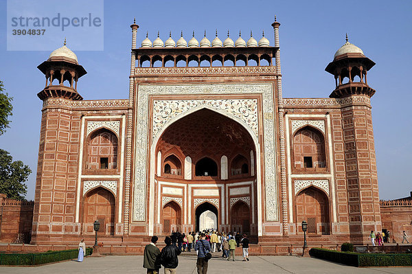 Eingangsportal zum Taj Mahal  UNESCO Weltkulturerbe  Agra  Uttar Pradesh  Nordindien  Indien  Südasien  Asien