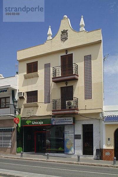 Altes Haus in den Straßen von Nerja  Provinz Malaga  Andalusien  Costa del Sol  Spanien  Europa