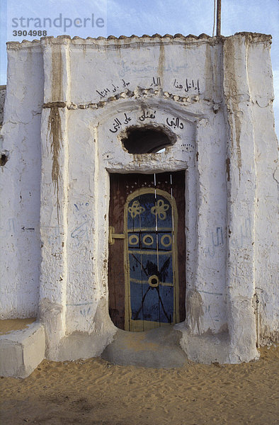 Haustür in Gharb Assuan  nubisches Dorf am Nil  Assuan  Ägypten  Nordafrika  Afrika