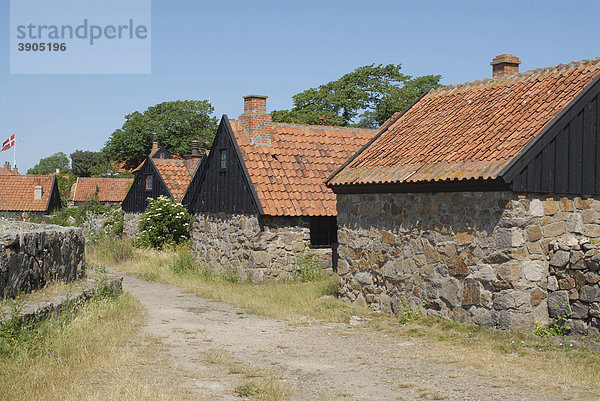 Alte Steinhäuser in der alten Festung Christiansoe  Dänemark  Europa